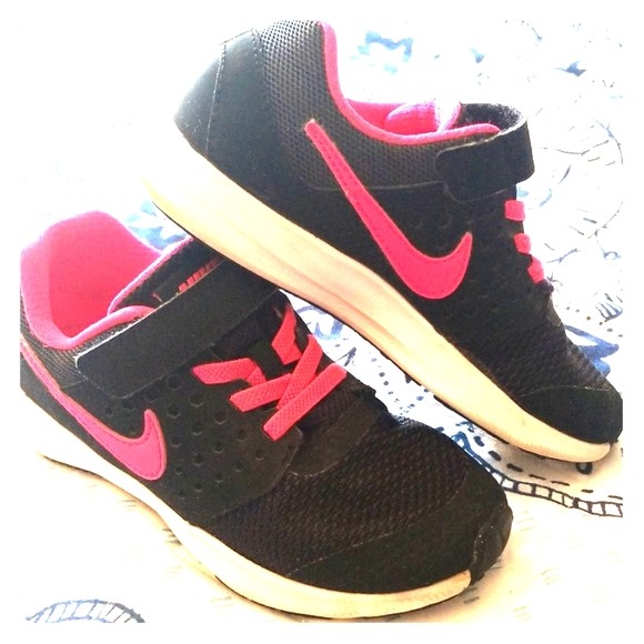 Nike Other - Nike shoes girls size 11.5c